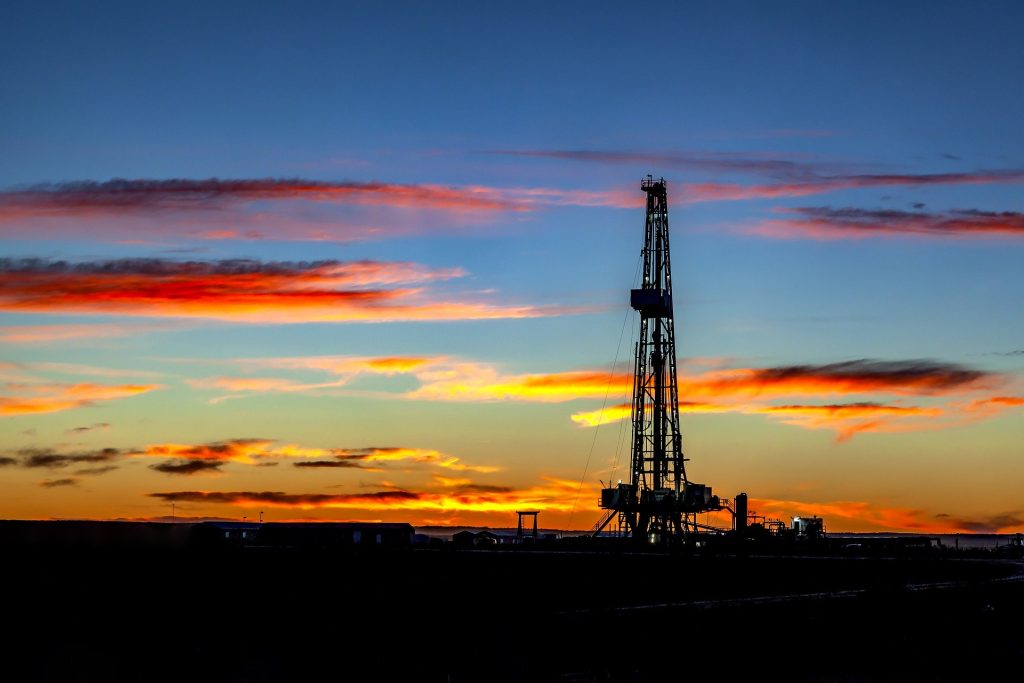 Oil Consultant Custom WordPress Website Banner By LaLa Projects